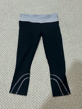 lululemon athletica Black Cropped Leggings with Light Gray Waistband